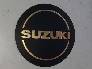 آرم درب دینام طلایی Suzuki gs1000e